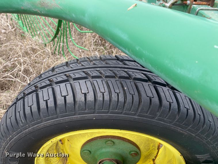 image for item DL7104 John Deere 702  hay rake