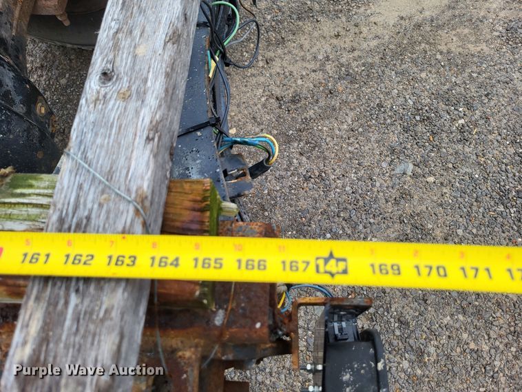 image for item DO3566 1995 International 4900  truck cab and chassis