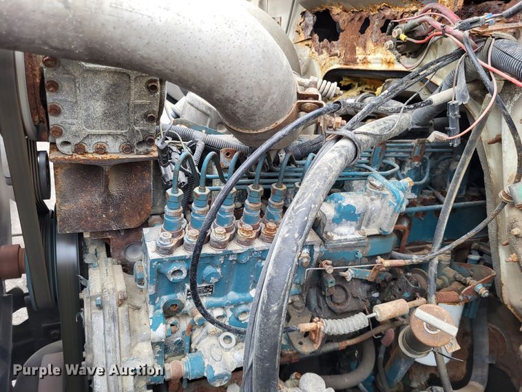 image for item DO3566 1995 International 4900  truck cab and chassis