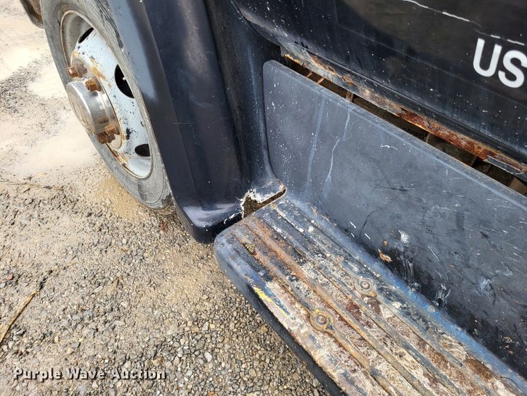 image for item DO3568 1986 Chevrolet 60  dump flatbed truck