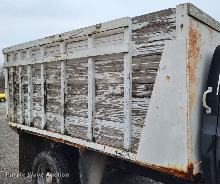 image for item DO3568 1986 Chevrolet 60  dump flatbed truck