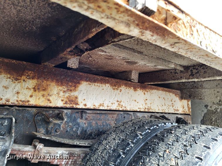 image for item DO3568 1986 Chevrolet 60  dump flatbed truck
