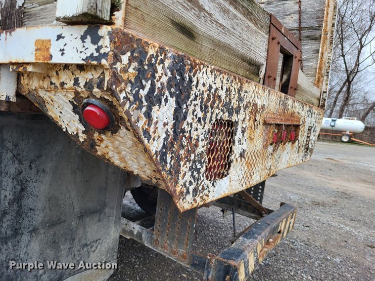 image for item DO3568 1986 Chevrolet 60  dump flatbed truck