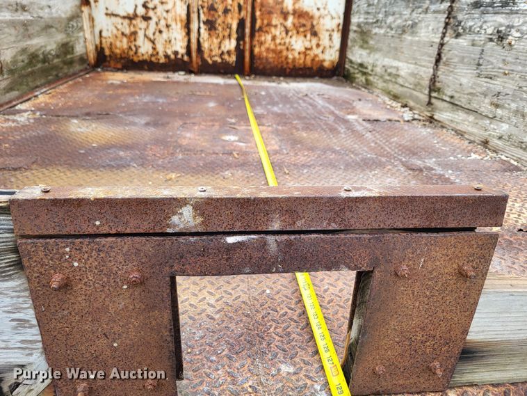 image for item DO3568 1986 Chevrolet 60  dump flatbed truck