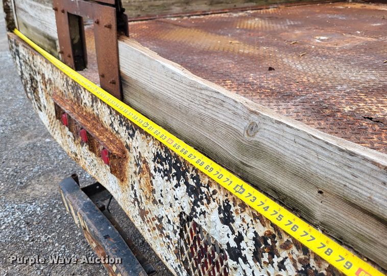 image for item DO3568 1986 Chevrolet 60  dump flatbed truck