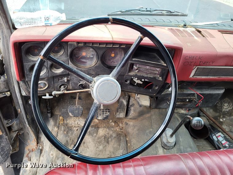 image for item DO3568 1986 Chevrolet 60  dump flatbed truck