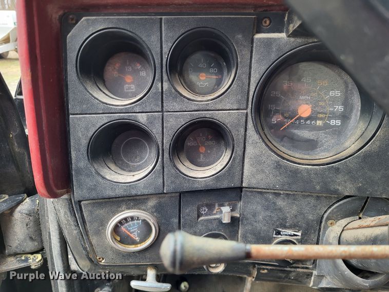 image for item DO3568 1986 Chevrolet 60  dump flatbed truck