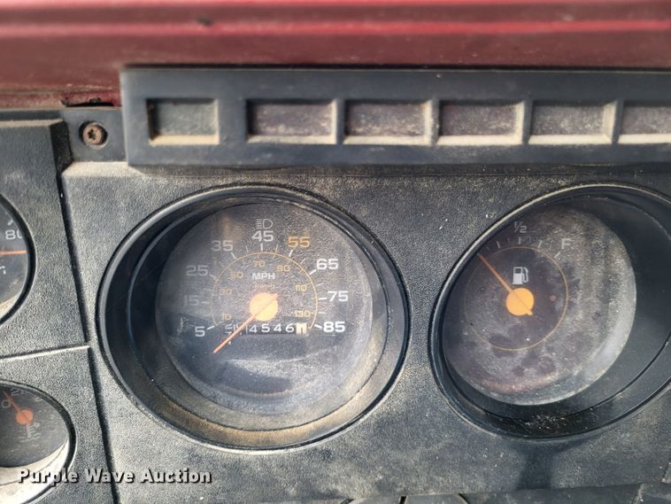 image for item DO3568 1986 Chevrolet 60  dump flatbed truck