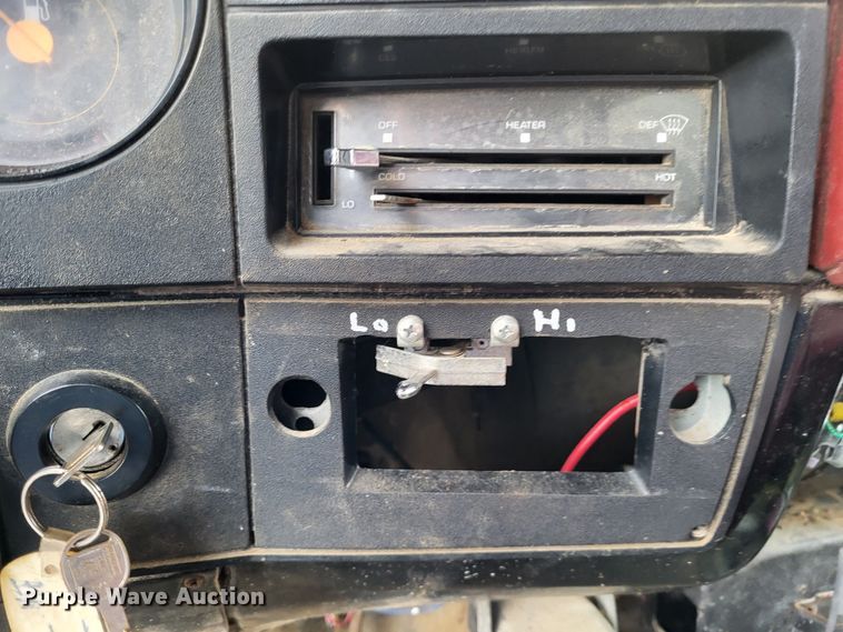 image for item DO3568 1986 Chevrolet 60  dump flatbed truck