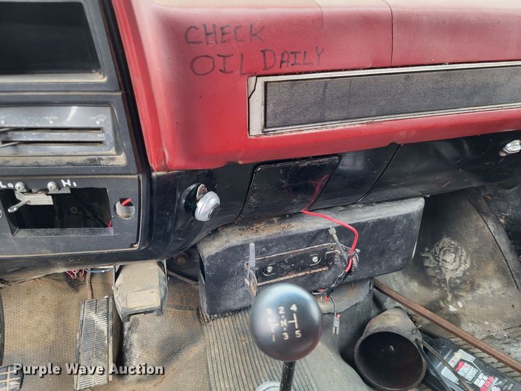 image for item DO3568 1986 Chevrolet 60  dump flatbed truck