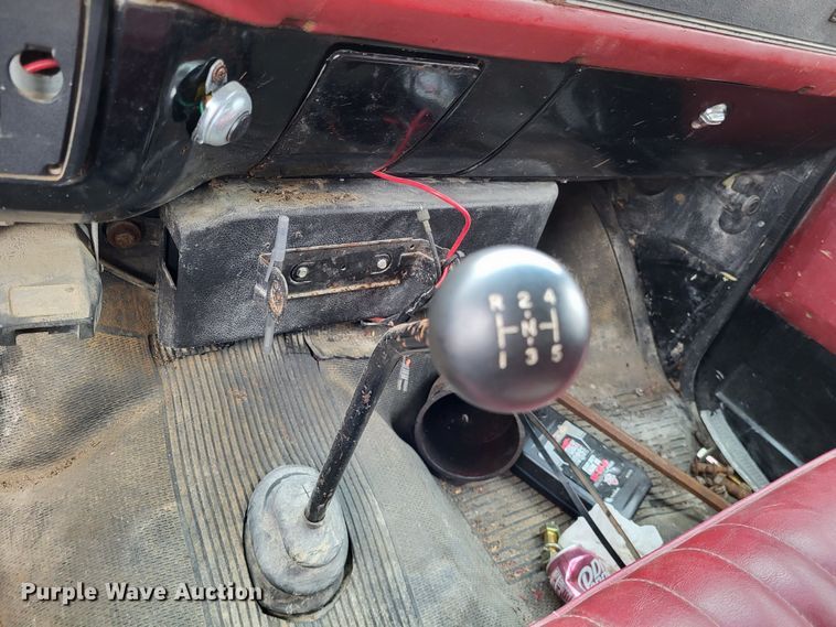 image for item DO3568 1986 Chevrolet 60  dump flatbed truck