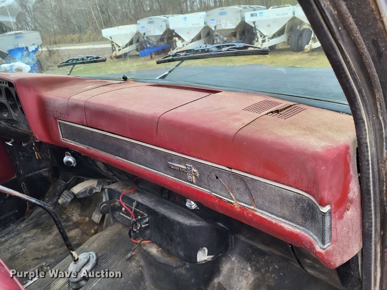 image for item DO3568 1986 Chevrolet 60  dump flatbed truck