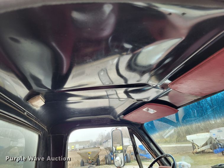 image for item DO3568 1986 Chevrolet 60  dump flatbed truck