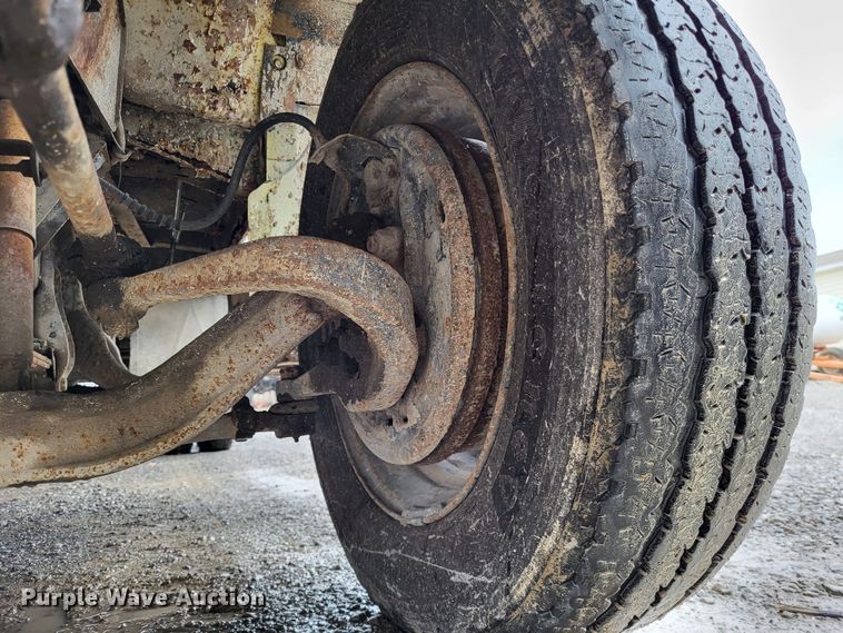 image for item DO3568 1986 Chevrolet 60  dump flatbed truck