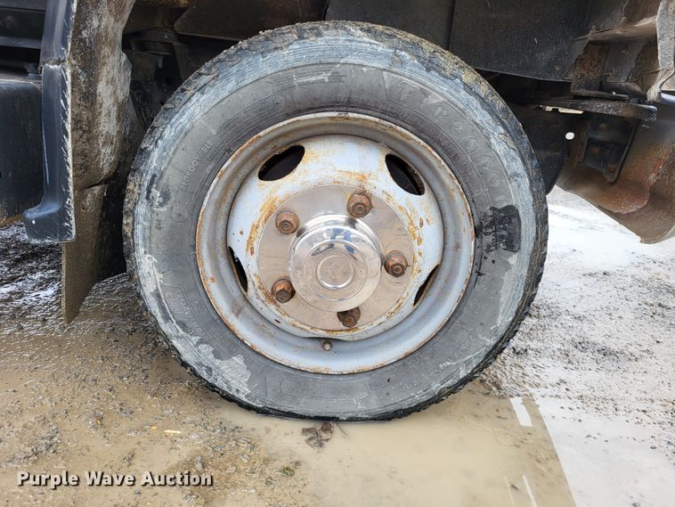 image for item DO3568 1986 Chevrolet 60  dump flatbed truck