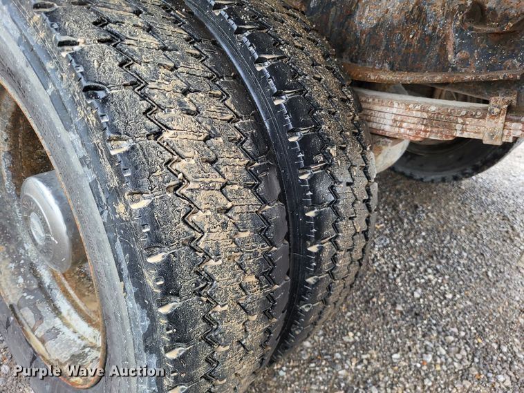 image for item DO3568 1986 Chevrolet 60  dump flatbed truck