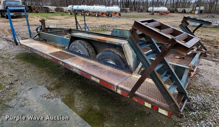 image for item DO3569 1996 Duo Lift 363012E  sprayer trailer