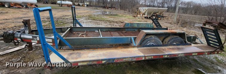 image for item DO3569 1996 Duo Lift 363012E  sprayer trailer