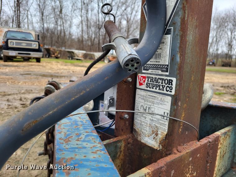 image for item DO3569 1996 Duo Lift 363012E  sprayer trailer