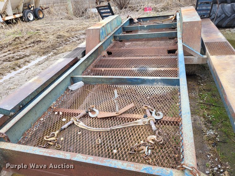 image for item DO3569 1996 Duo Lift 363012E  sprayer trailer