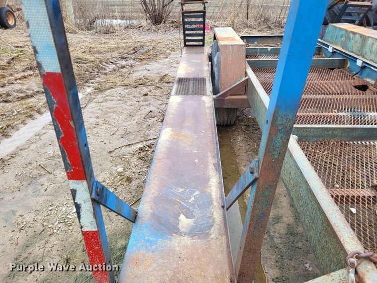 image for item DO3569 1996 Duo Lift 363012E  sprayer trailer