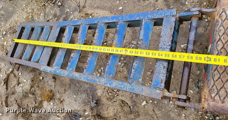 image for item DO3569 1996 Duo Lift 363012E  sprayer trailer