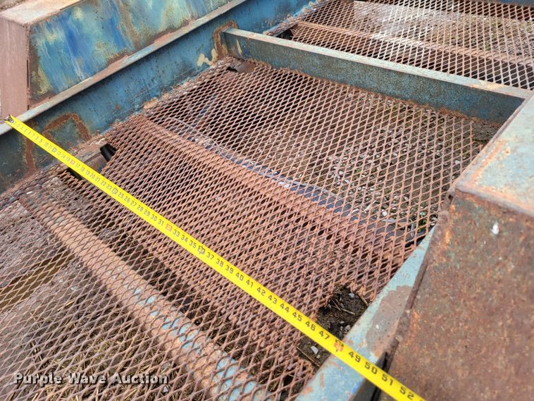 image for item DO3569 1996 Duo Lift 363012E  sprayer trailer