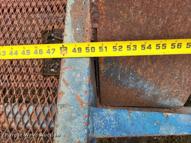 image for item DO3569 1996 Duo Lift 363012E  sprayer trailer