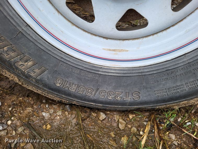 image for item DO3569 1996 Duo Lift 363012E  sprayer trailer