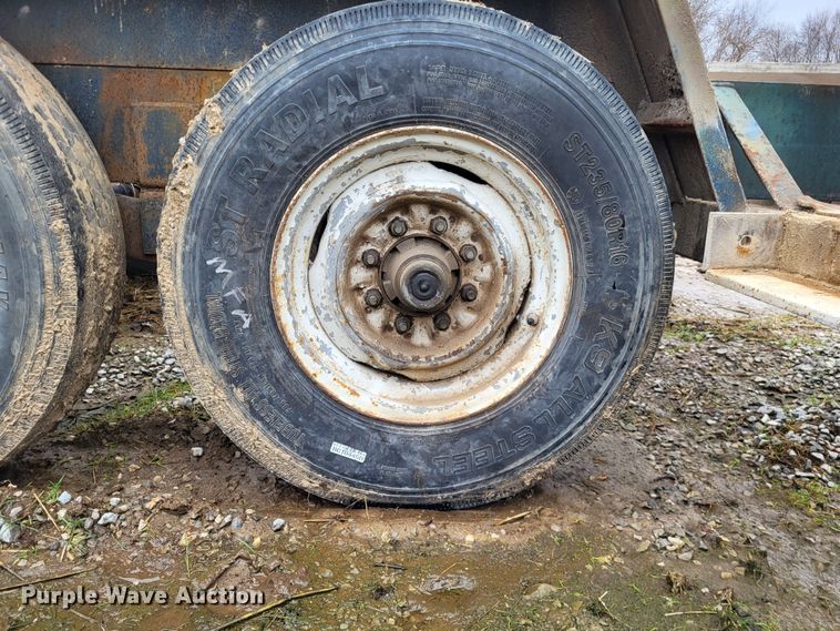 image for item DO3569 1996 Duo Lift 363012E  sprayer trailer