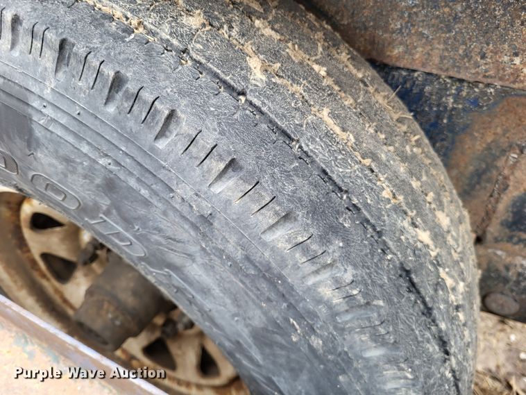 image for item DO3569 1996 Duo Lift 363012E  sprayer trailer