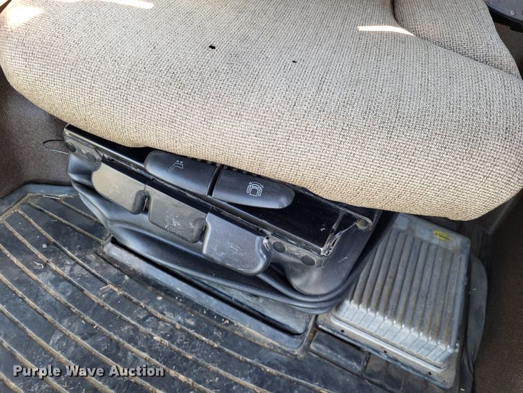 image for item DO3599 2008 John Deere 8330  MFWD tractor