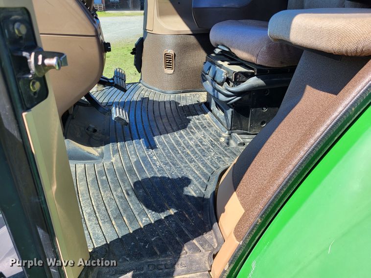 image for item DO3600 2004 John Deere 8420  MFWD tractor