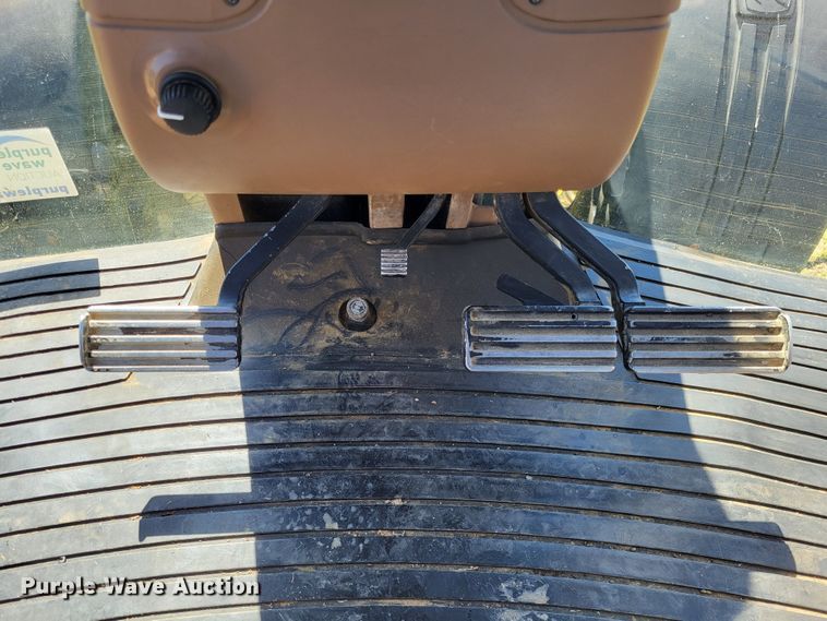 image for item DO3600 2004 John Deere 8420  MFWD tractor