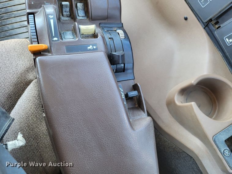 image for item DO3600 2004 John Deere 8420  MFWD tractor