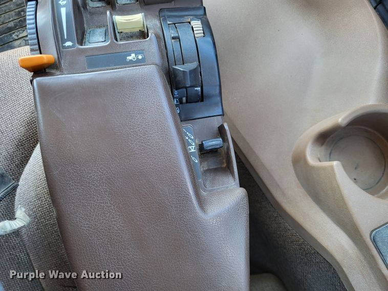 image for item DO3600 2004 John Deere 8420  MFWD tractor