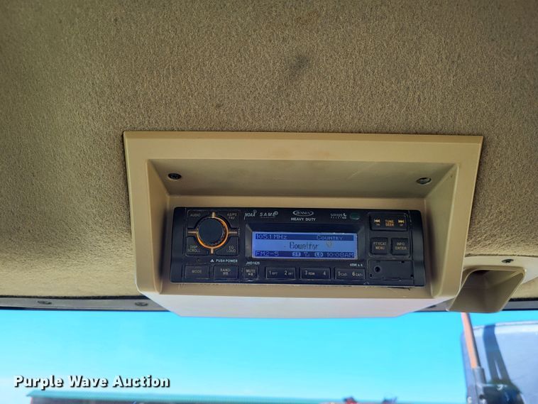 image for item DO3600 2004 John Deere 8420  MFWD tractor