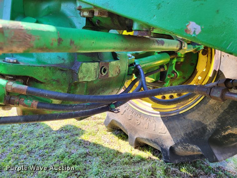 image for item DO3600 2004 John Deere 8420  MFWD tractor