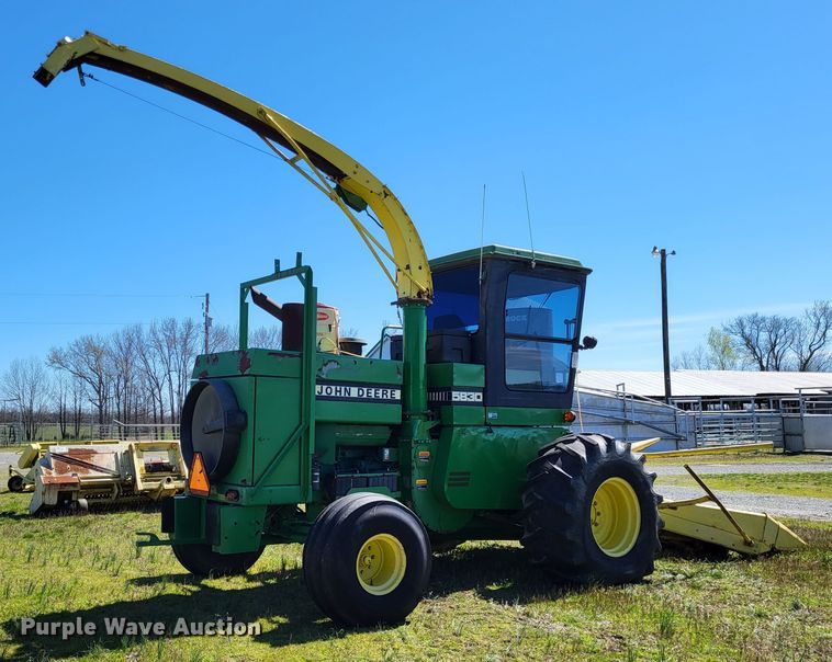 image for item DO3601 1990 John Deere 5830  forage harvester