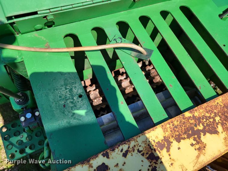 image for item DO3601 1990 John Deere 5830  forage harvester