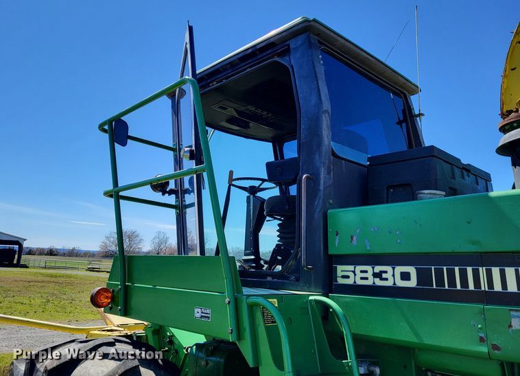 image for item DO3601 1990 John Deere 5830  forage harvester