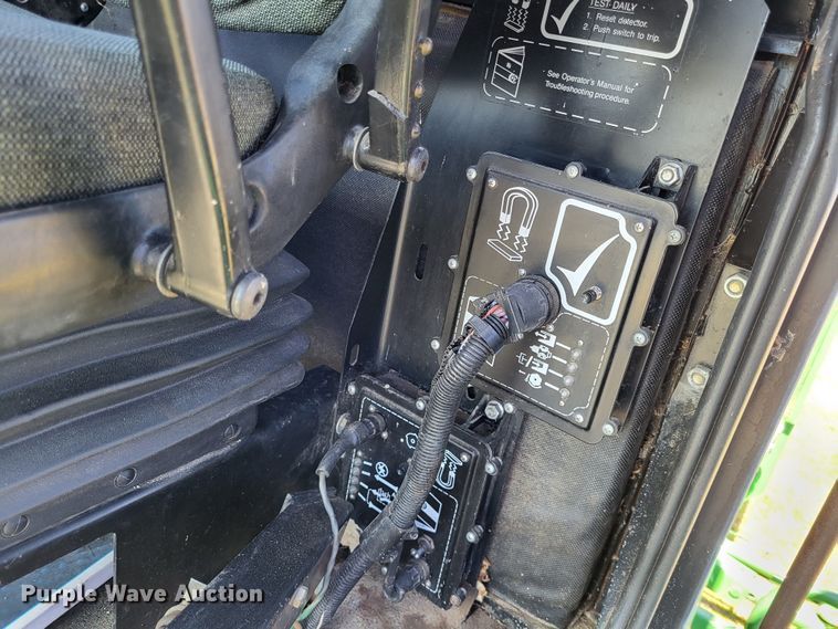 image for item DO3601 1990 John Deere 5830  forage harvester