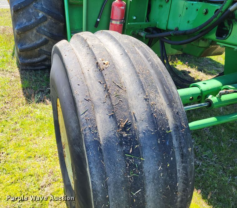 image for item DO3601 1990 John Deere 5830  forage harvester