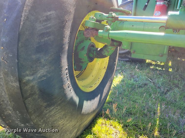 image for item DO3601 1990 John Deere 5830  forage harvester