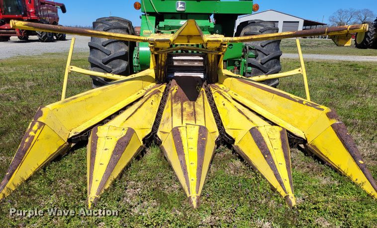 image for item DO3601 1990 John Deere 5830  forage harvester