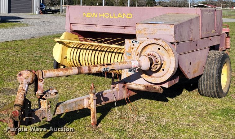 image for item DO3608 New Holland Hayliner 320  small square baler