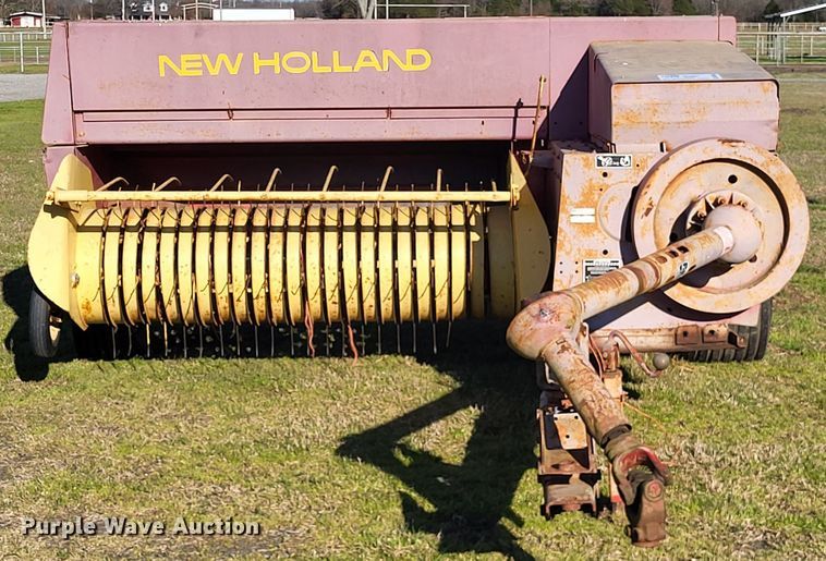 image for item DO3608 New Holland Hayliner 320  small square baler
