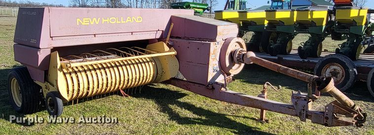 image for item DO3608 New Holland Hayliner 320  small square baler