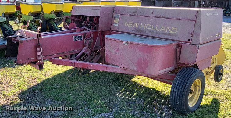 image for item DO3608 New Holland Hayliner 320  small square baler