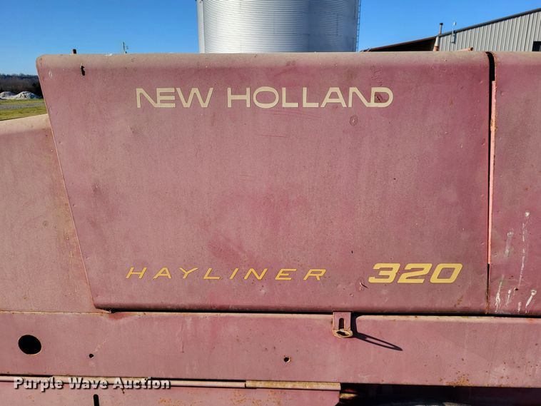 image for item DO3608 New Holland Hayliner 320  small square baler